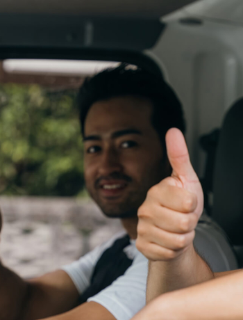 Building a Rewarding Career in Truck Driving with Logisticize